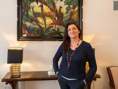 �Quella che vedete � soprattutto Art Dec�, corrente artistica diffusasi tra le due Guerre Mondiali � ci spiega la proprietaria �. Me ne sono appassionata dopo essere stata a Parigi, dove ho ammirato alcuni appartamenti arredati in questo stile�